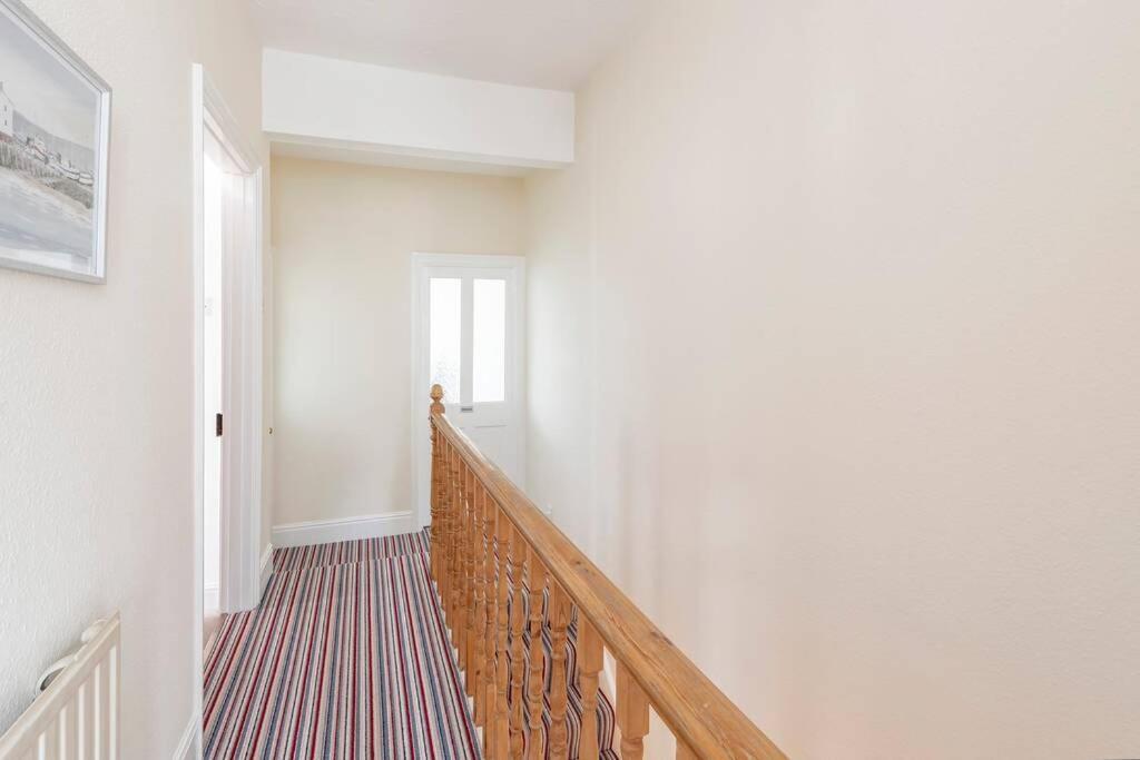 Spacious House - 2 Double Rooms - Street Parking - Garden Бат Экстерьер фото