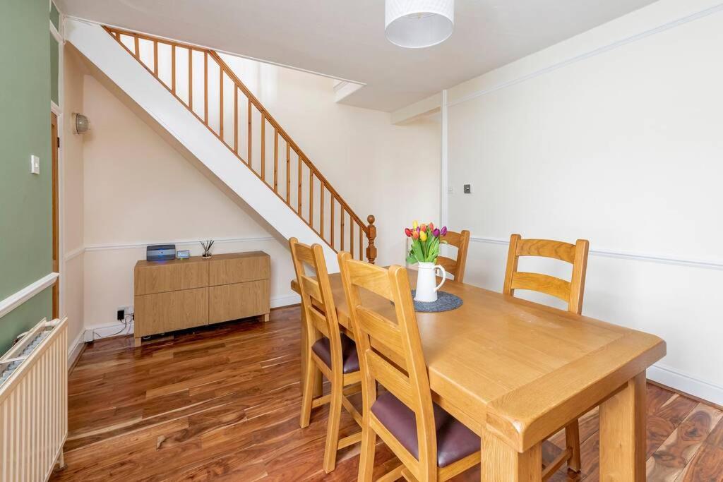 Spacious House - 2 Double Rooms - Street Parking - Garden Бат Экстерьер фото